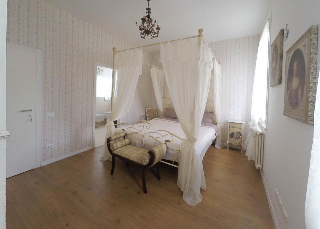 Il Bianconiglio R&B Bed and Breakfast Carraie Exterior foto